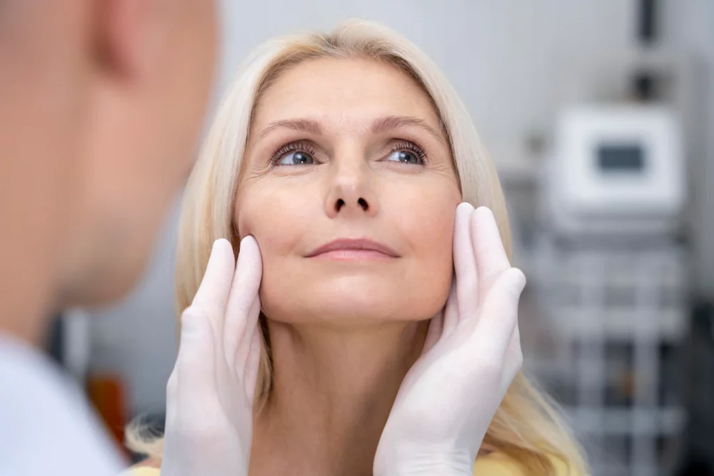 Estiramiento facial: lo que necesita saber antes de hacerse uno 6 cirujano de estiramiento facial en turquía