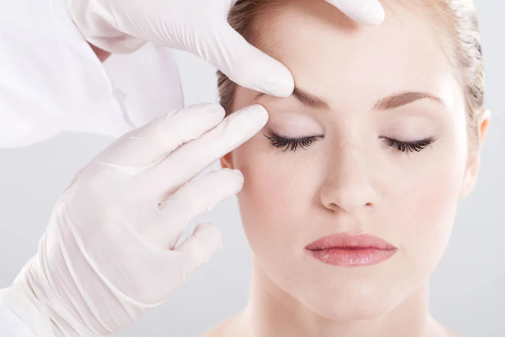 How soon can I return to work or normal activities after facial feminization surgery? 4 How soon can I return to work or normal activities after facial feminization surgery?