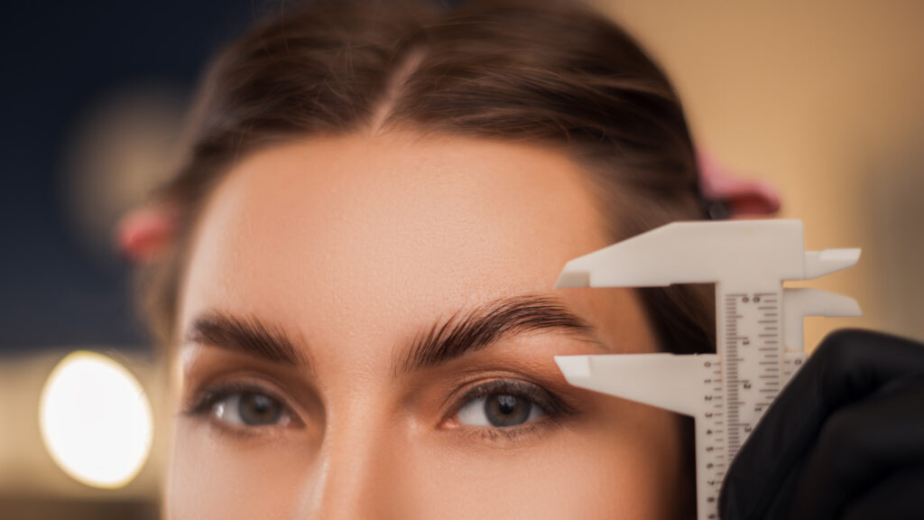 Quelle est la durée d'efficacité d'un lifting des sourcils ? levage de brof
